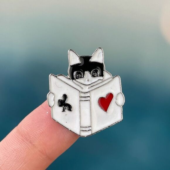 Reading Cat Enamel Pin/ Brooch Lapel - Picture 1 of 6